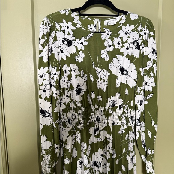 M&S x Ghost Green Floral Shirred Midi Waisted Dress - Picture 3 of 5